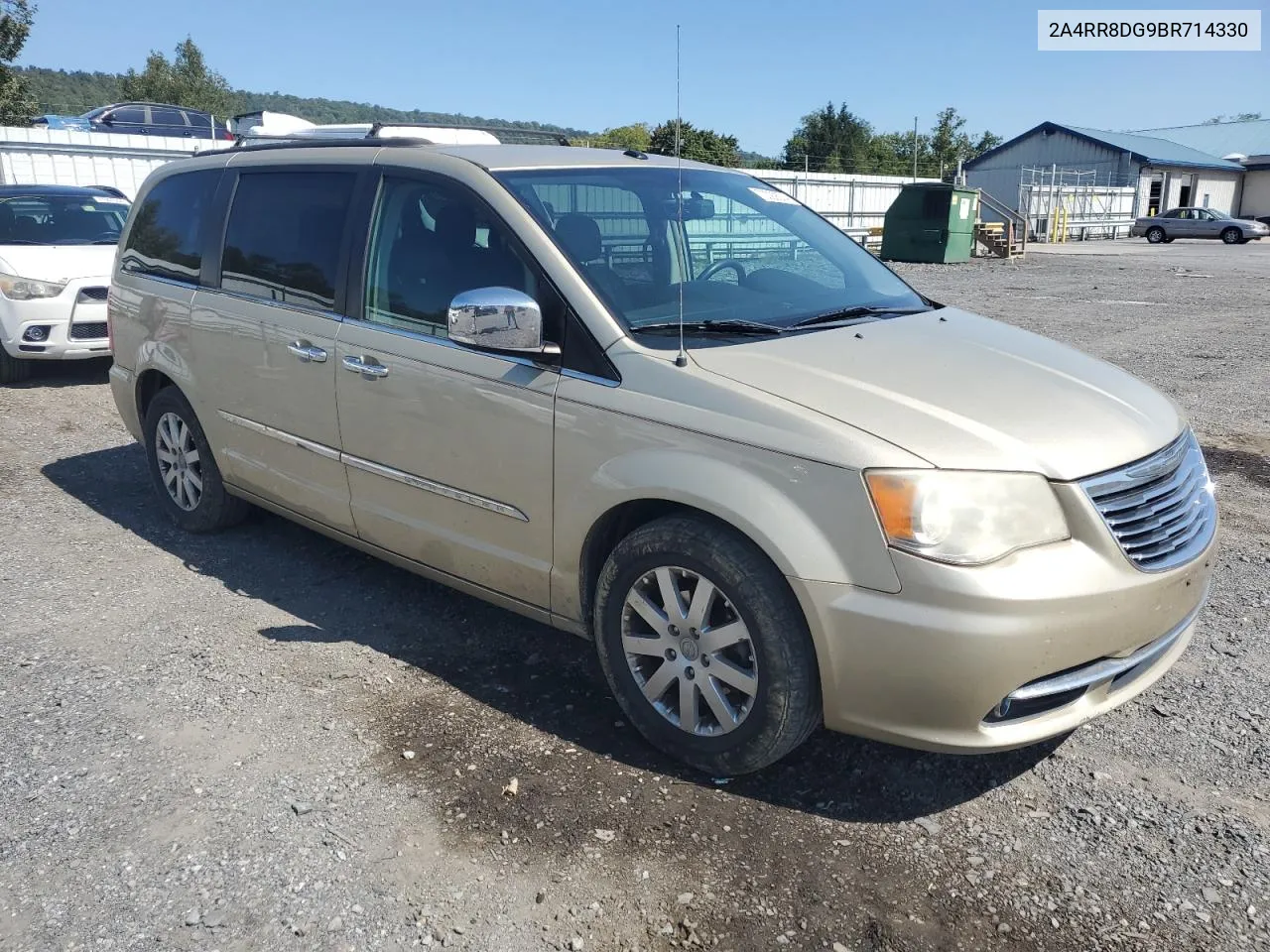 2A4RR8DG9BR714330 2011 Chrysler Town & Country Touring L