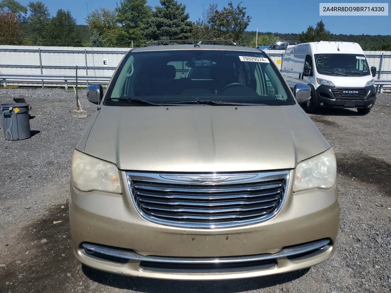 2011 Chrysler Town & Country Touring L VIN: 2A4RR8DG9BR714330 Lot: 70029574