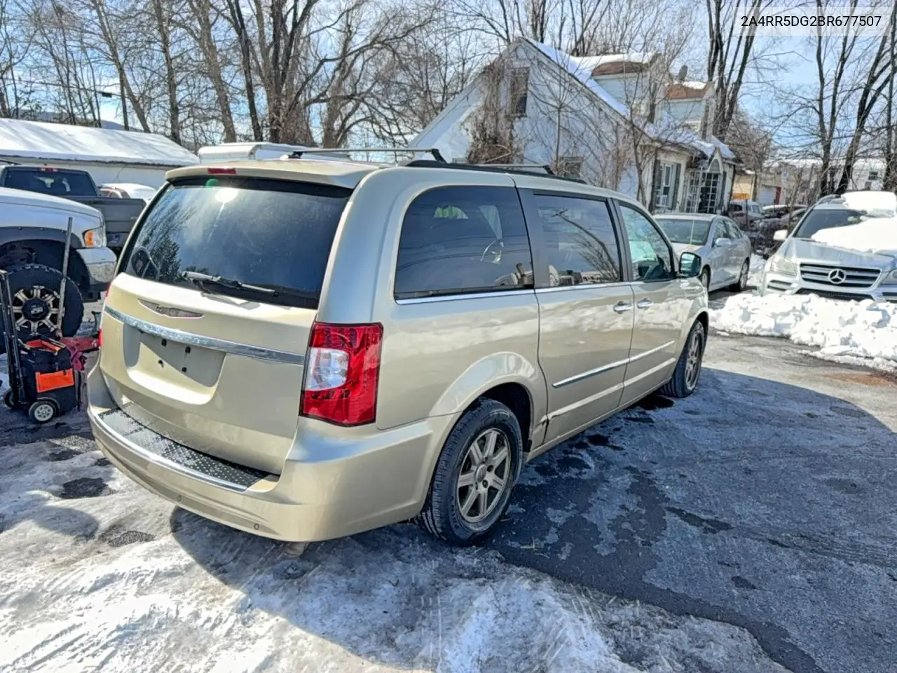 2A4RR5DG2BR677507 2011 Chrysler Town & Country Touring