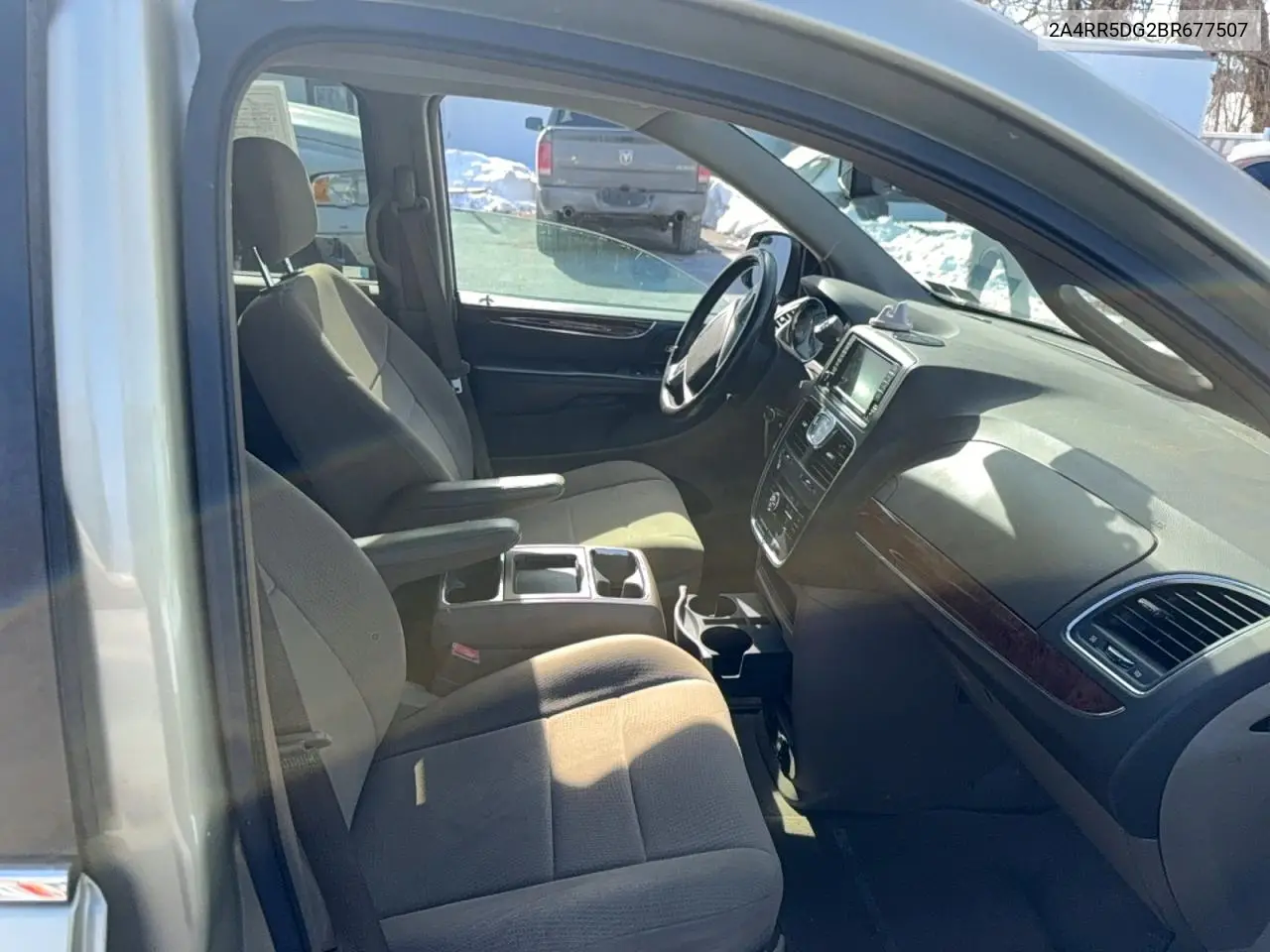 2A4RR5DG2BR677507 2011 Chrysler Town & Country Touring