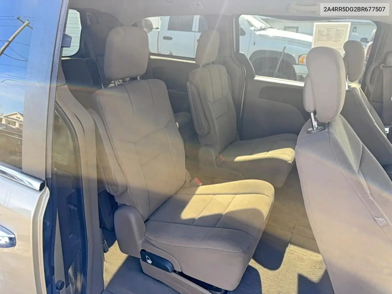2A4RR5DG2BR677507 2011 Chrysler Town & Country Touring