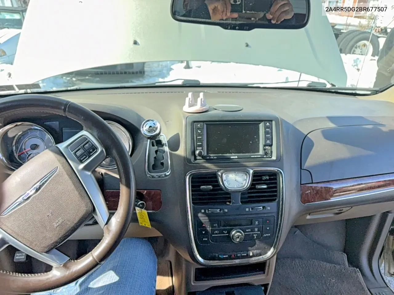 2A4RR5DG2BR677507 2011 Chrysler Town & Country Touring