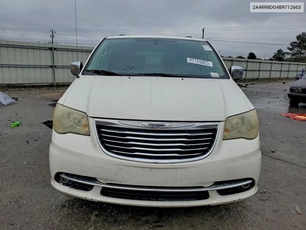 2A4RR8DG4BR712663 2011 Chrysler Town & Country Touring L