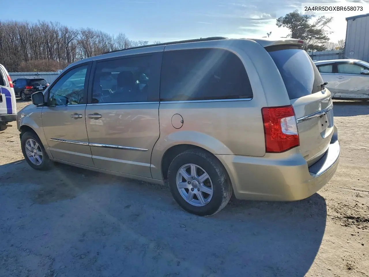 2A4RR5DGXBR658073 2011 Chrysler Town & Country Touring