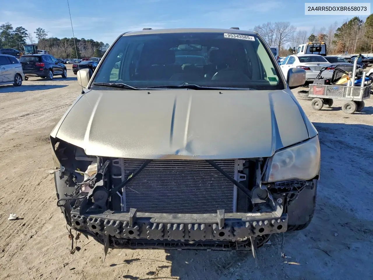 2A4RR5DGXBR658073 2011 Chrysler Town & Country Touring