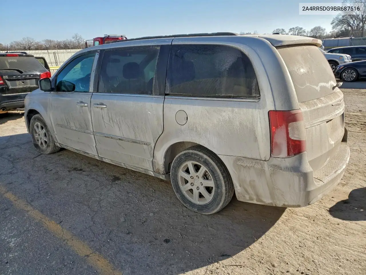 2A4RR5DG9BR687516 2011 Chrysler Town & Country Touring