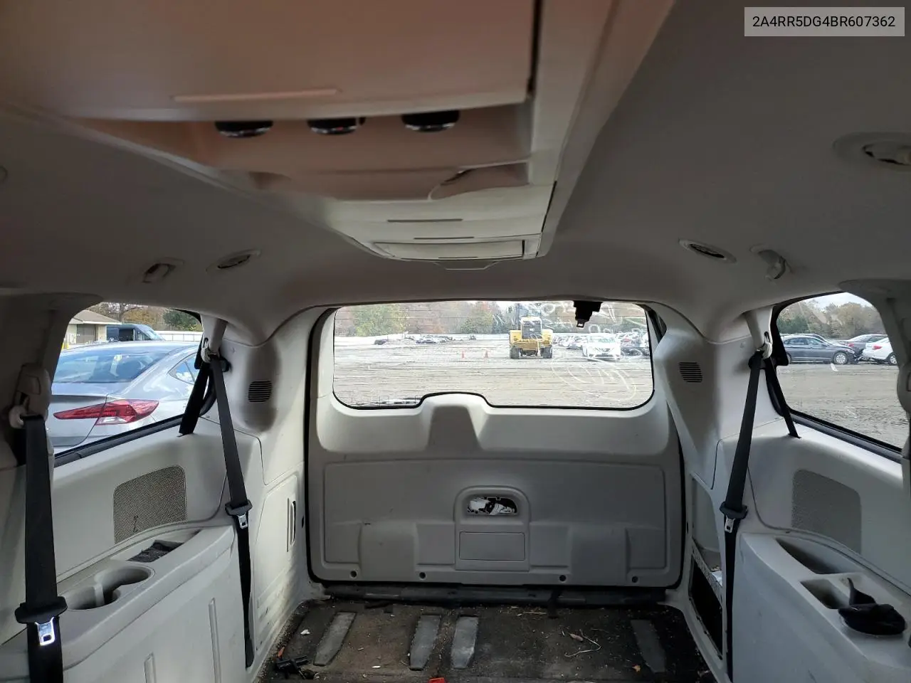 2A4RR5DG4BR607362 2011 Chrysler Town & Country Touring