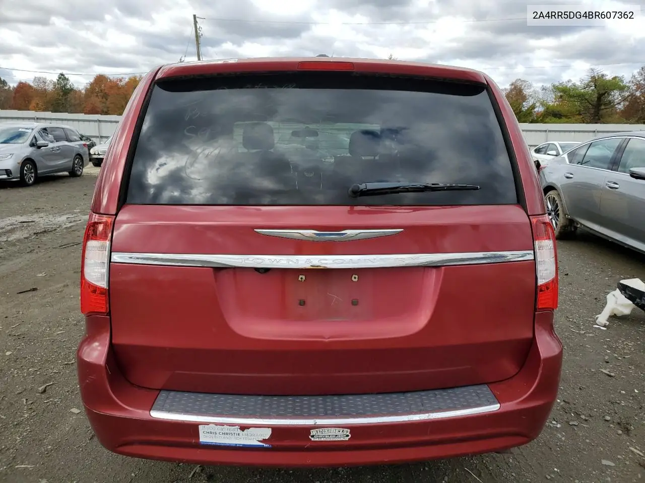 2A4RR5DG4BR607362 2011 Chrysler Town & Country Touring