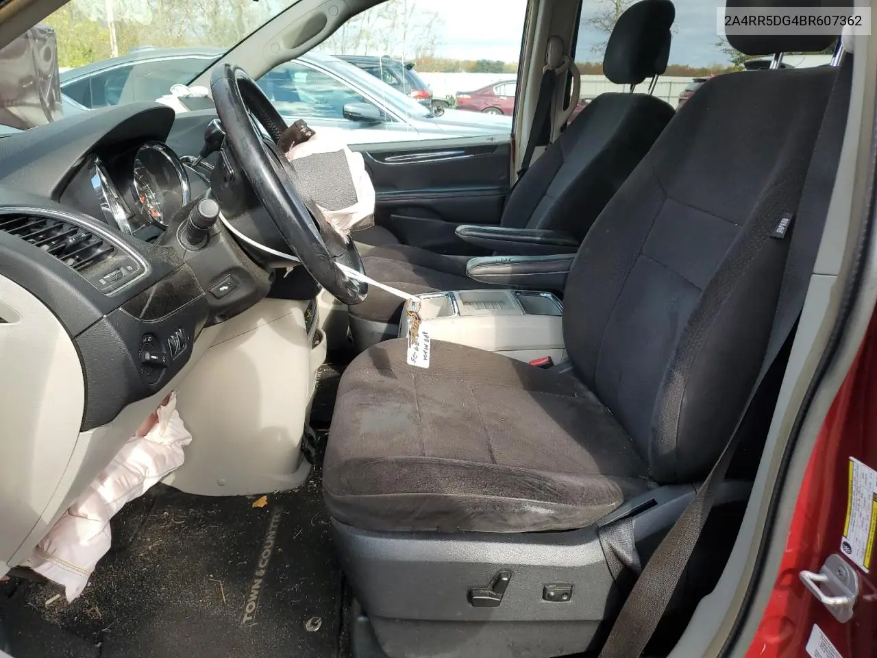 2A4RR5DG4BR607362 2011 Chrysler Town & Country Touring