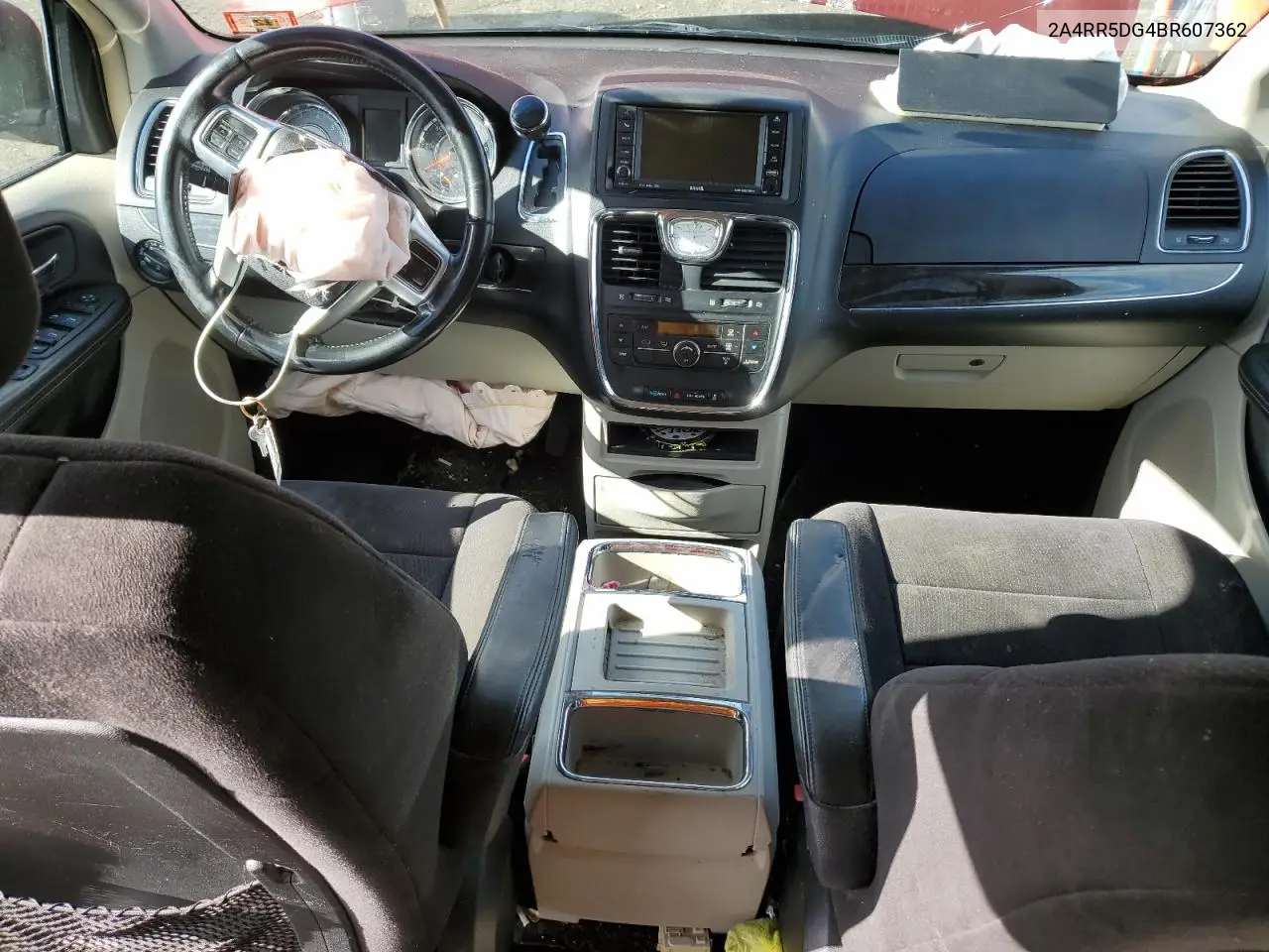 2A4RR5DG4BR607362 2011 Chrysler Town & Country Touring