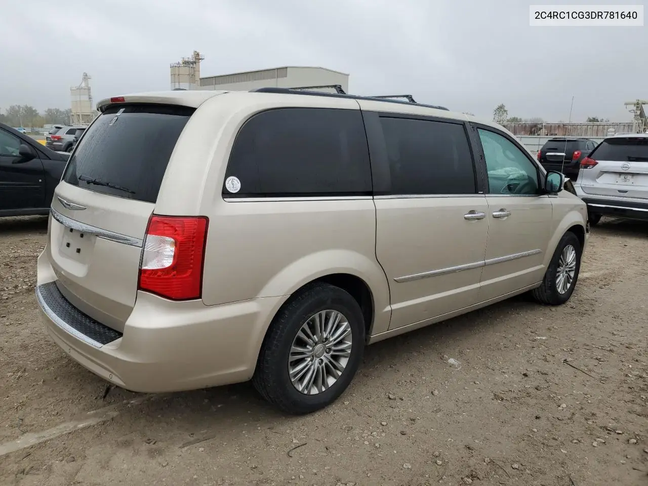 2C4RC1CG3DR781640 2013 Chrysler Town & Country Touring L