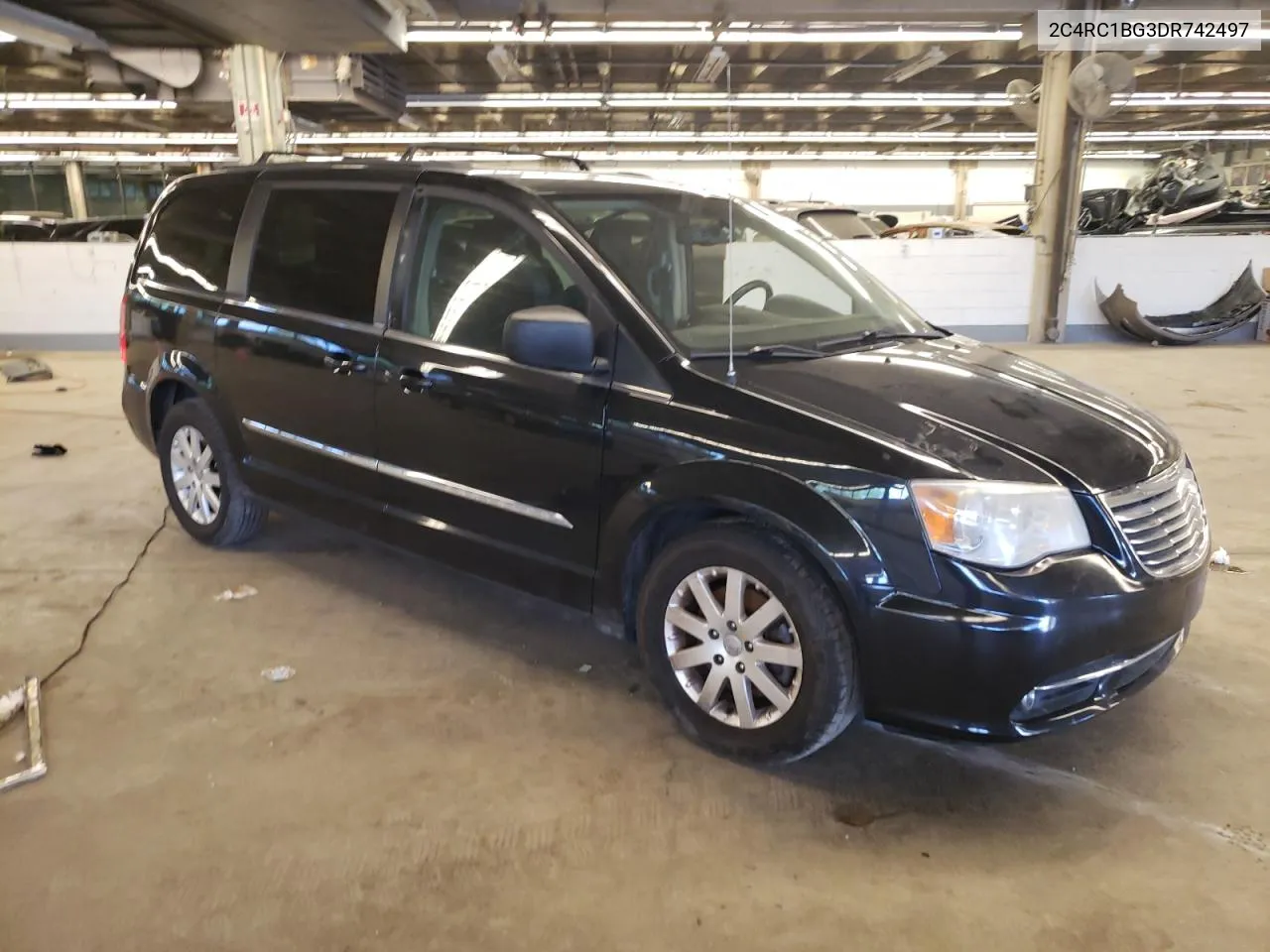 2013 Chrysler Town & Country Touring VIN: 2C4RC1BG3DR742497 Lot: 55637644