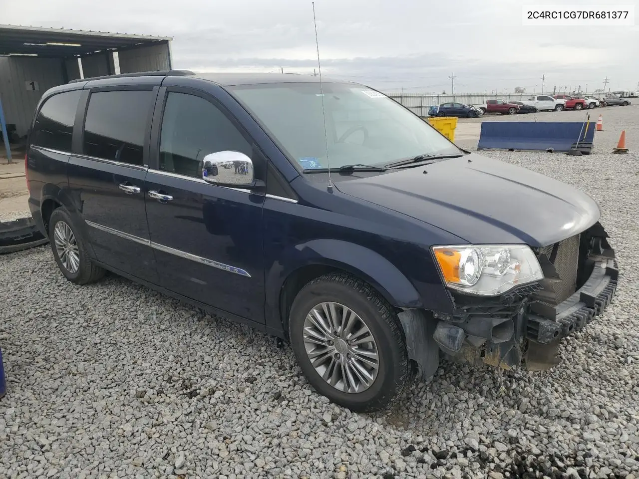 2C4RC1CG7DR681377 2013 Chrysler Town & Country Touring L