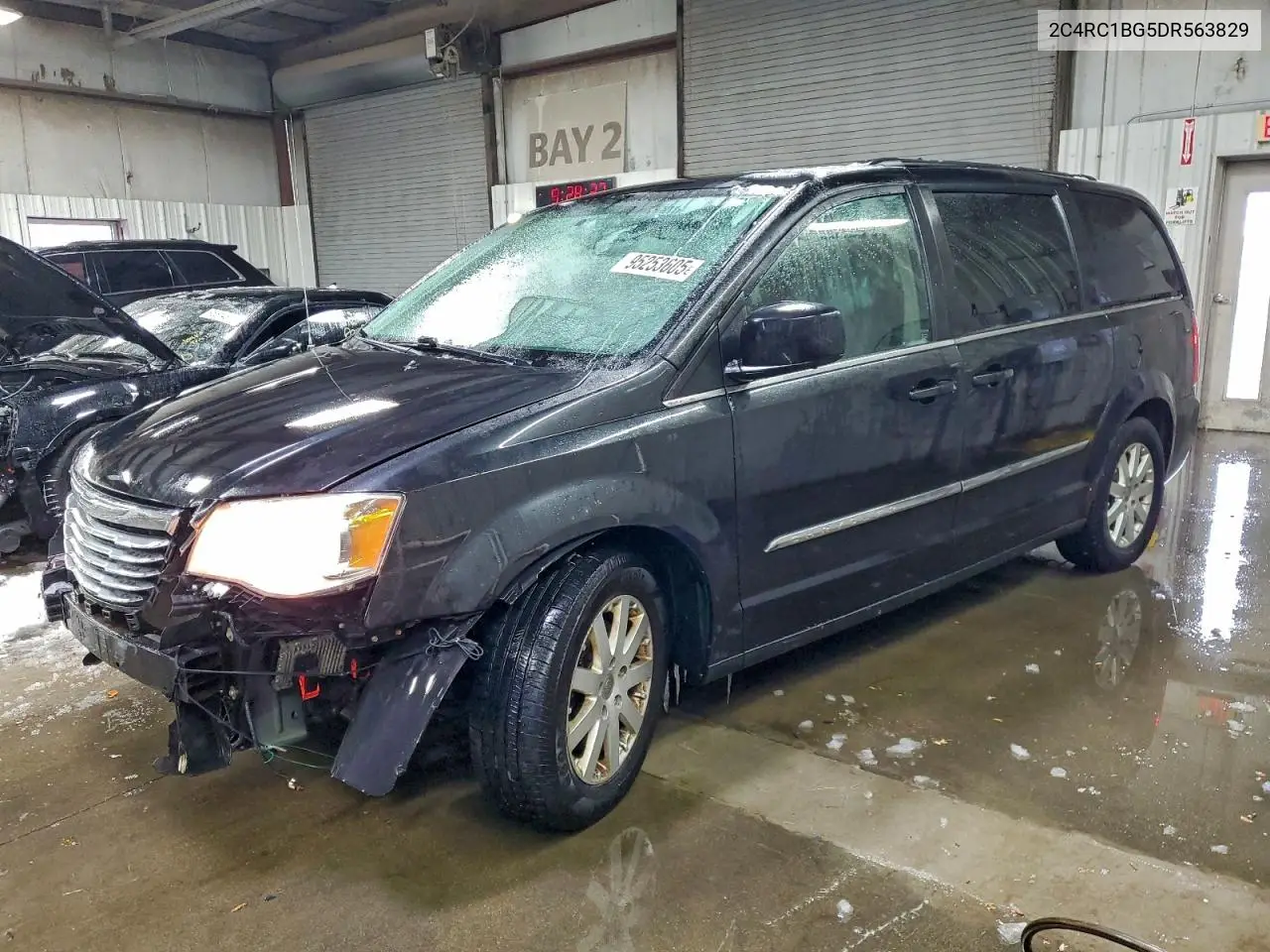 2C4RC1BG5DR563829 2013 Chrysler Town & Country Touring
