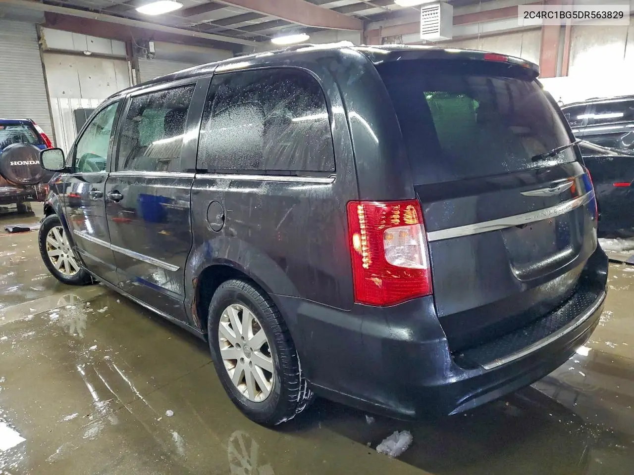 2C4RC1BG5DR563829 2013 Chrysler Town & Country Touring