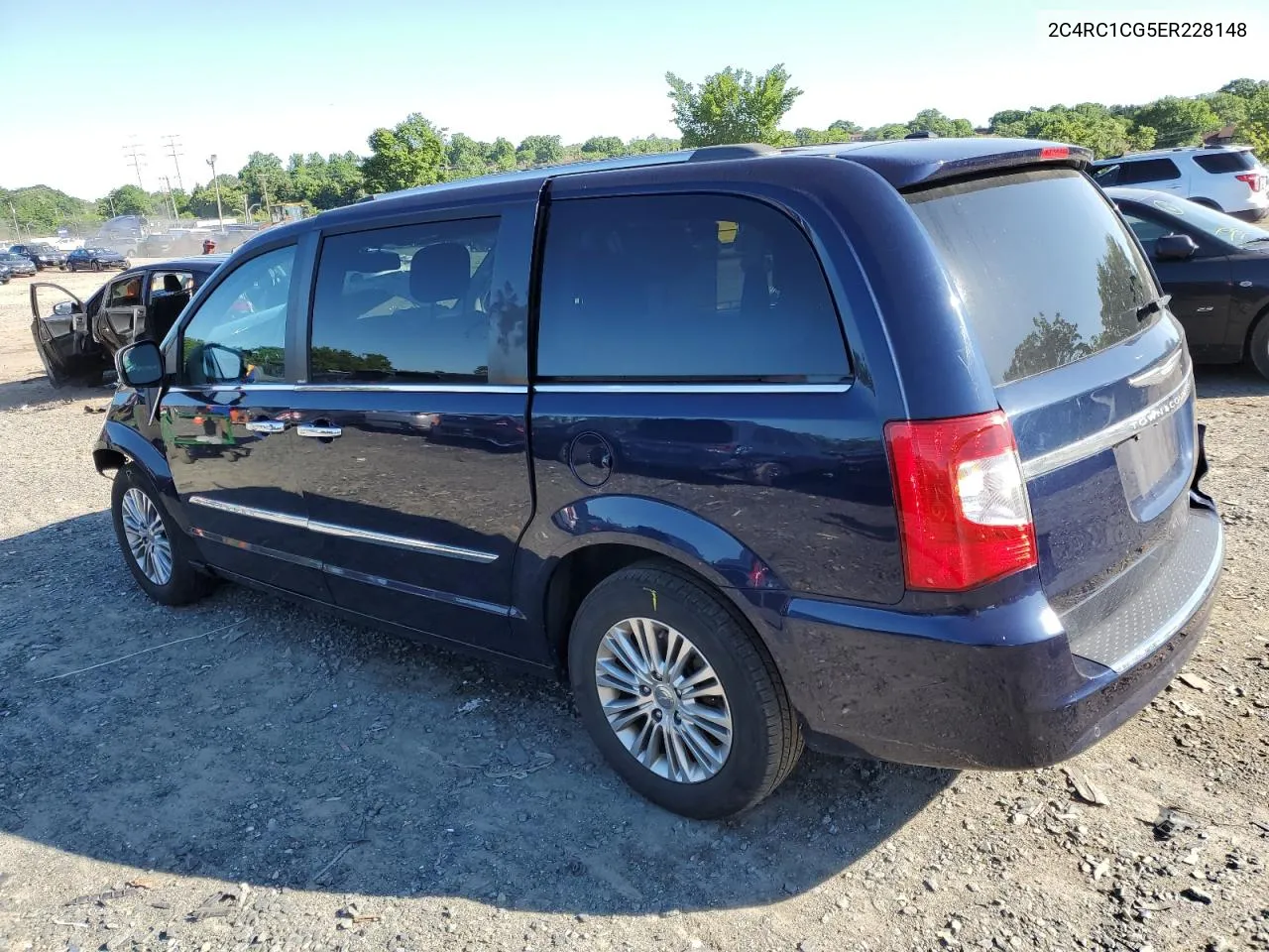 2014 Chrysler Town & Country Touring L VIN: 2C4RC1CG5ER228148 Lot: 56615714