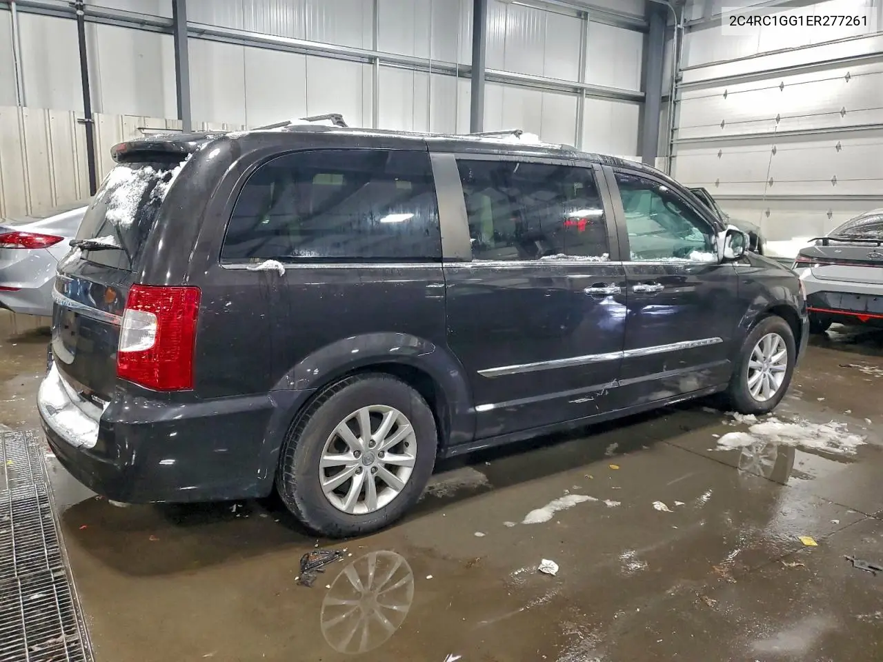2C4RC1GG1ER277261 2014 Chrysler Town & Country Limited