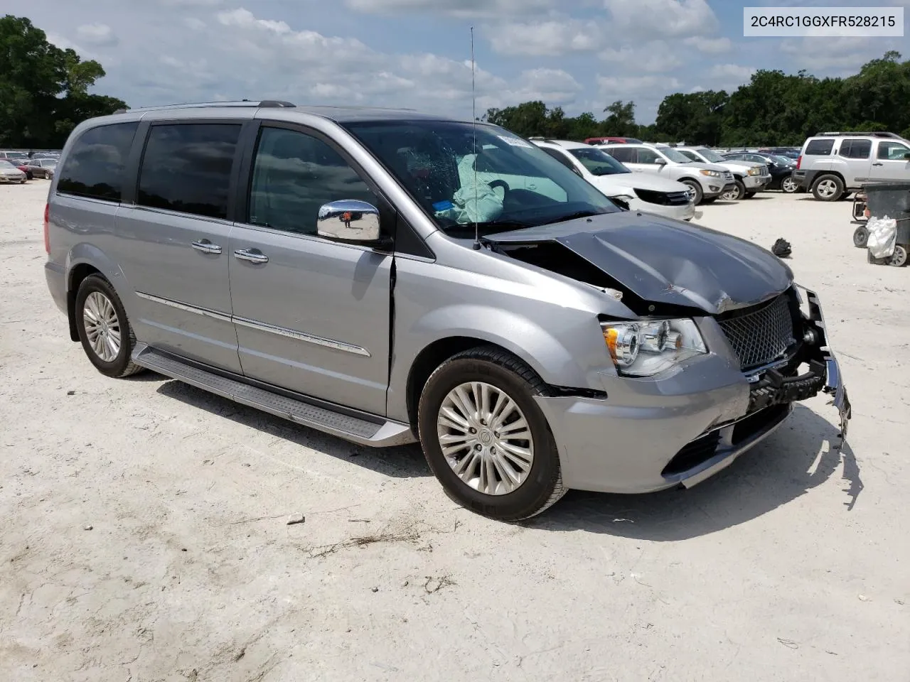 2015 Chrysler Town & Country Limited Platinum VIN: 2C4RC1GGXFR528215 Lot: 50943873