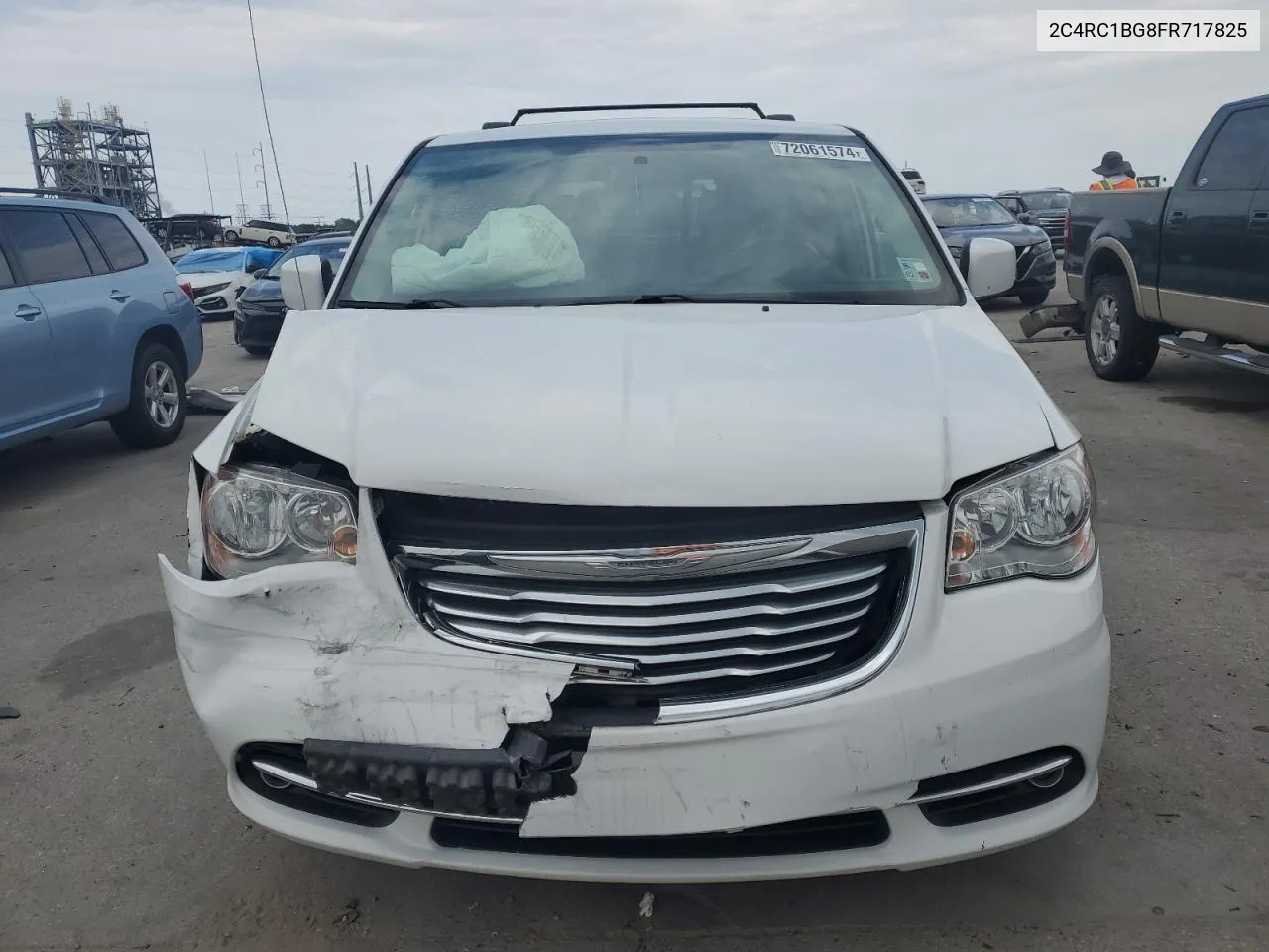 2015 Chrysler Town & Country Touring VIN: 2C4RC1BG8FR717825 Lot: 72061574