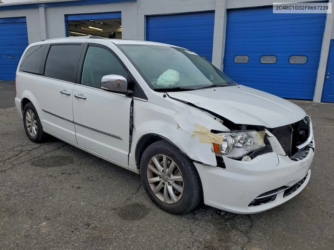 2C4RC1GG2FR697239 2015 Chrysler Town & Country Limited Platinum