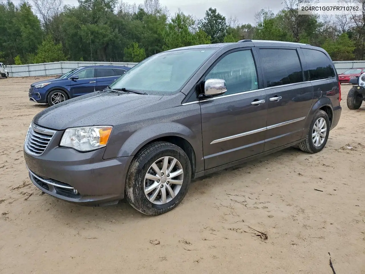 2C4RC1GG7FR710762 2015 Chrysler Town & Country Limited Platinum