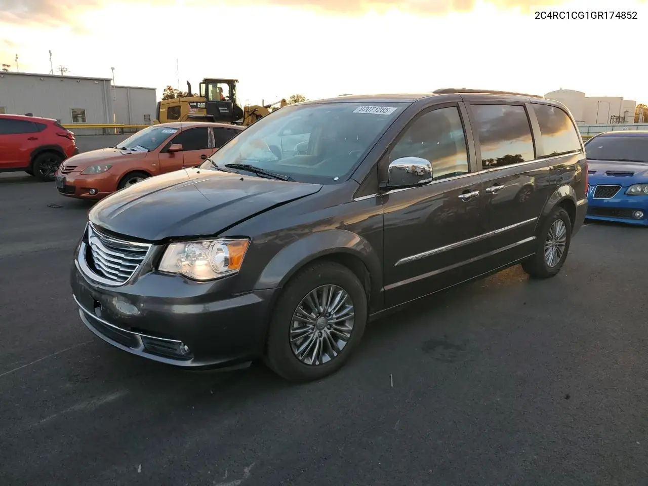 2C4RC1CG1GR174852 2016 Chrysler Town & Country Touring L
