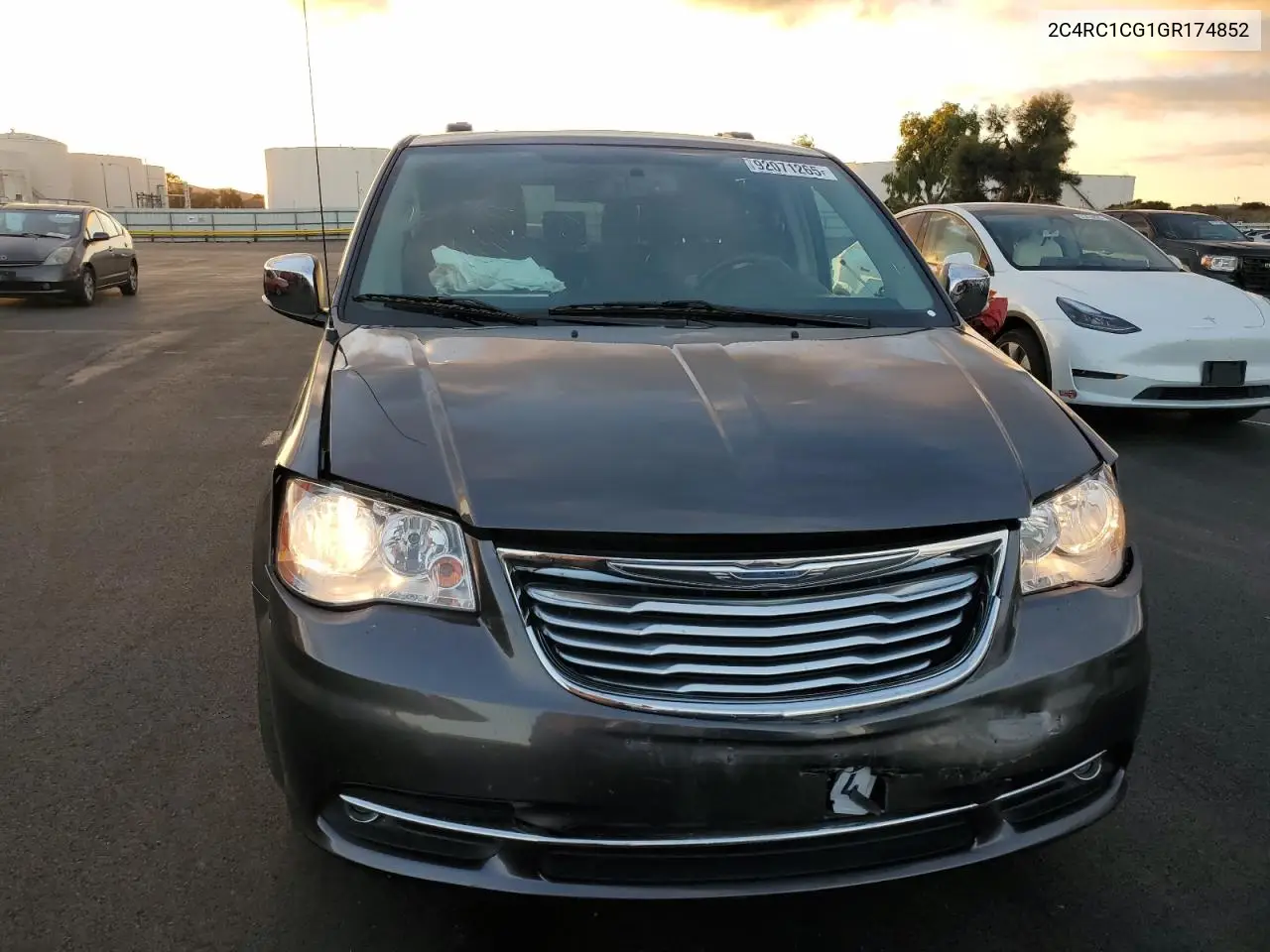 2C4RC1CG1GR174852 2016 Chrysler Town & Country Touring L