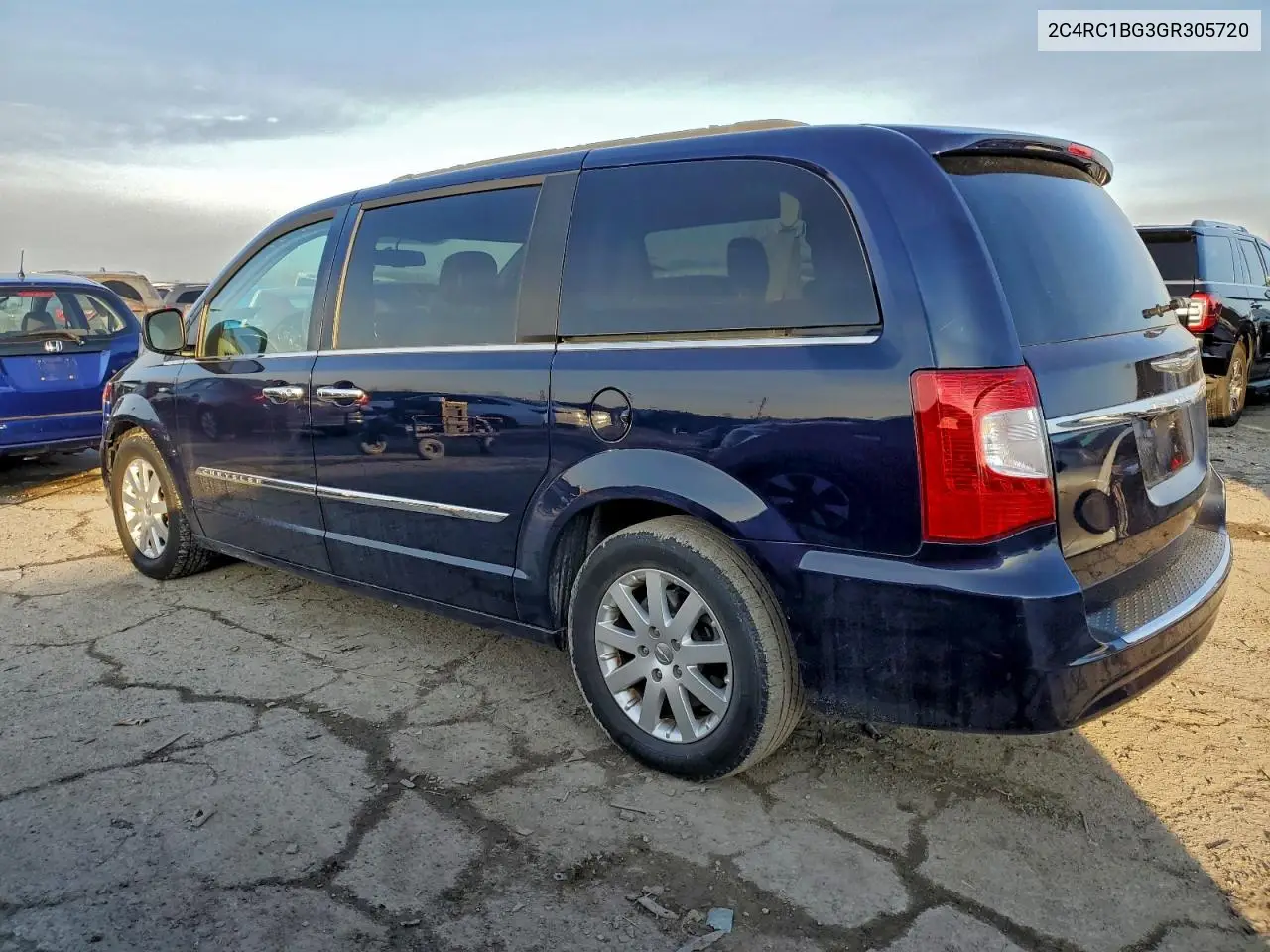2C4RC1BG3GR305720 2016 Chrysler Town & Country Touring
