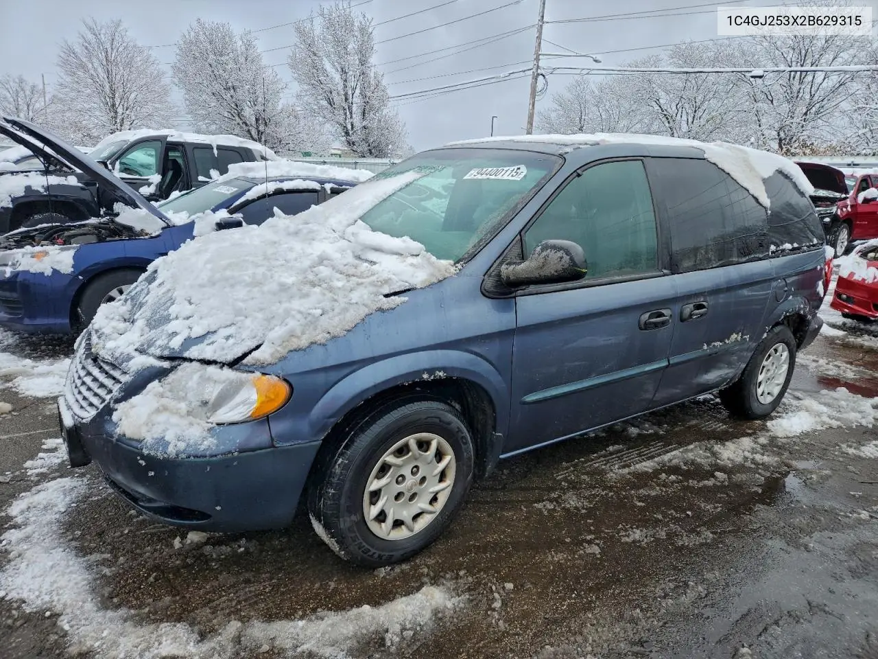 1C4GJ253X2B629315 2002 Chrysler Voyager
