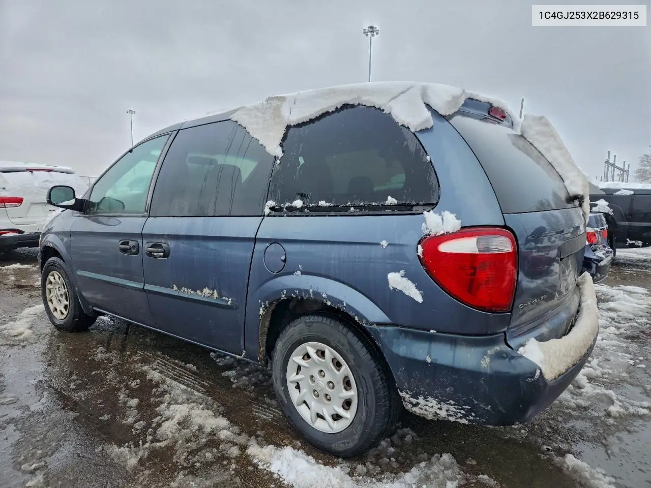 1C4GJ253X2B629315 2002 Chrysler Voyager