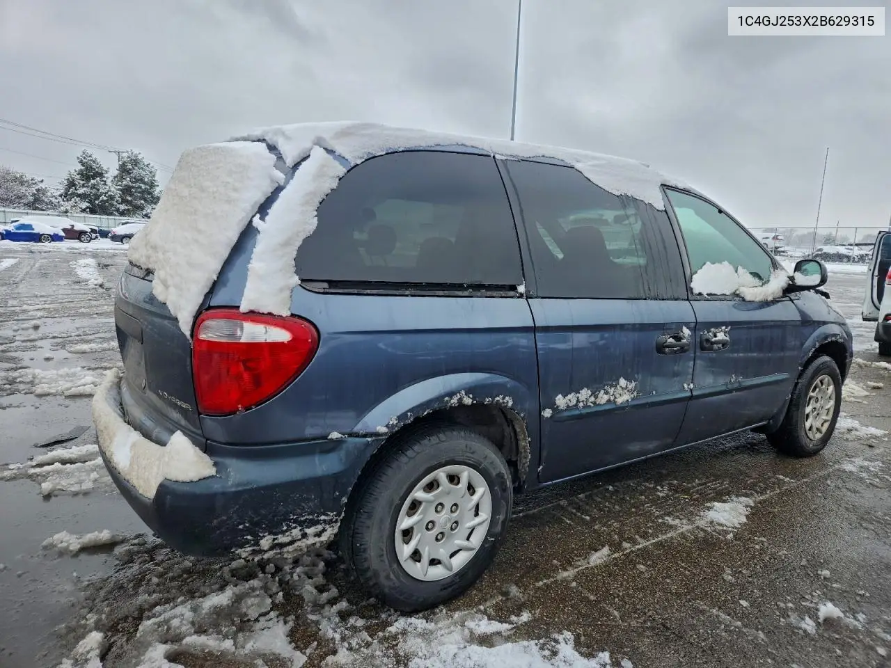 1C4GJ253X2B629315 2002 Chrysler Voyager