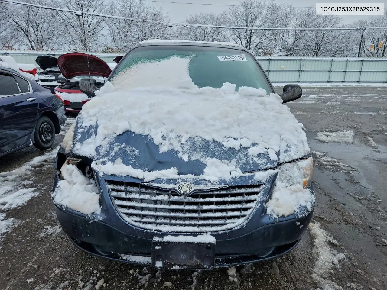 1C4GJ253X2B629315 2002 Chrysler Voyager