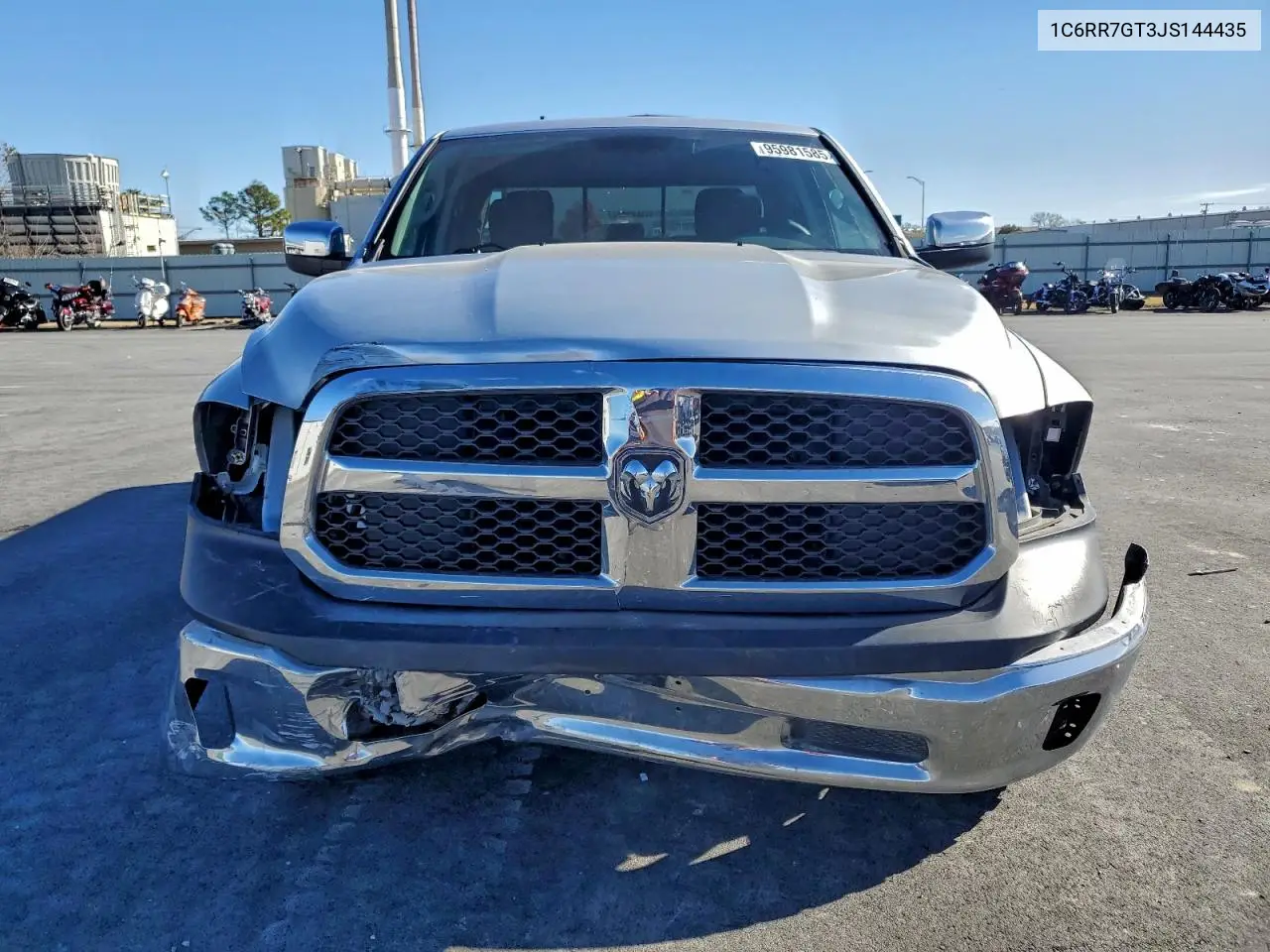 1C6RR7GT3JS144435 2018 Ram 1500 Slt