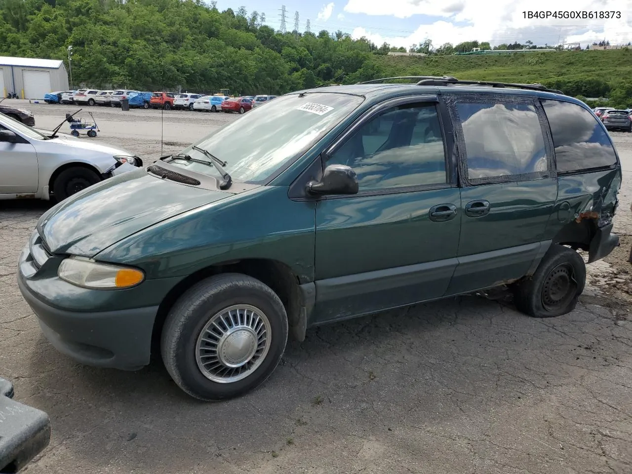 1999 Dodge Caravan Se VIN: 1B4GP45G0XB618373 Lot: 56563164