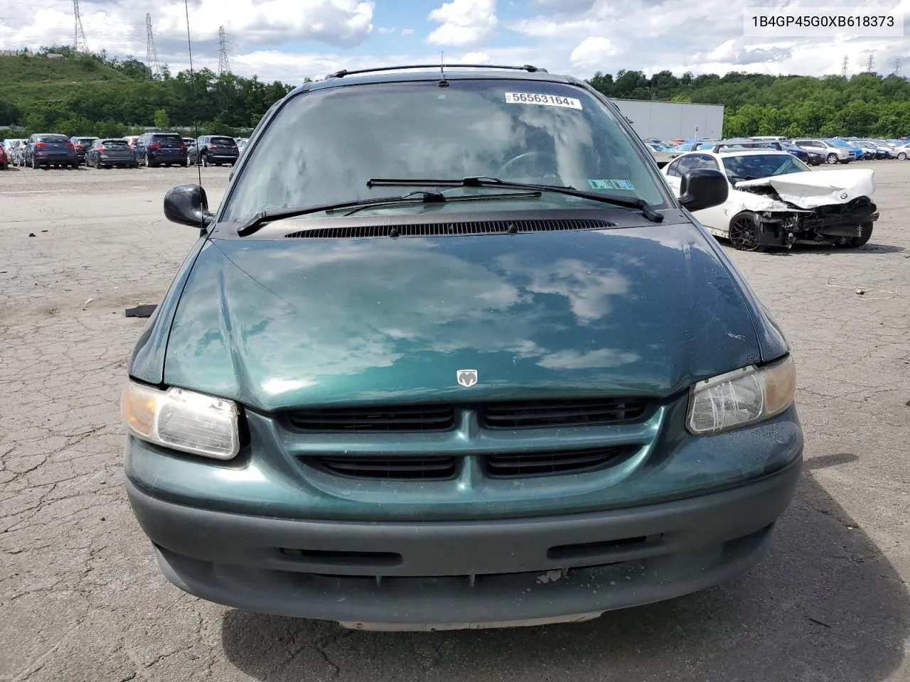 1B4GP45G0XB618373 1999 Dodge Caravan Se