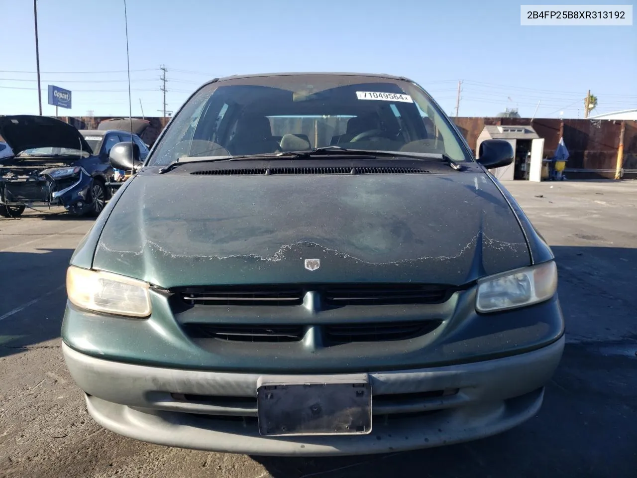 1999 Dodge Caravan VIN: 2B4FP25B8XR313192 Lot: 71049564