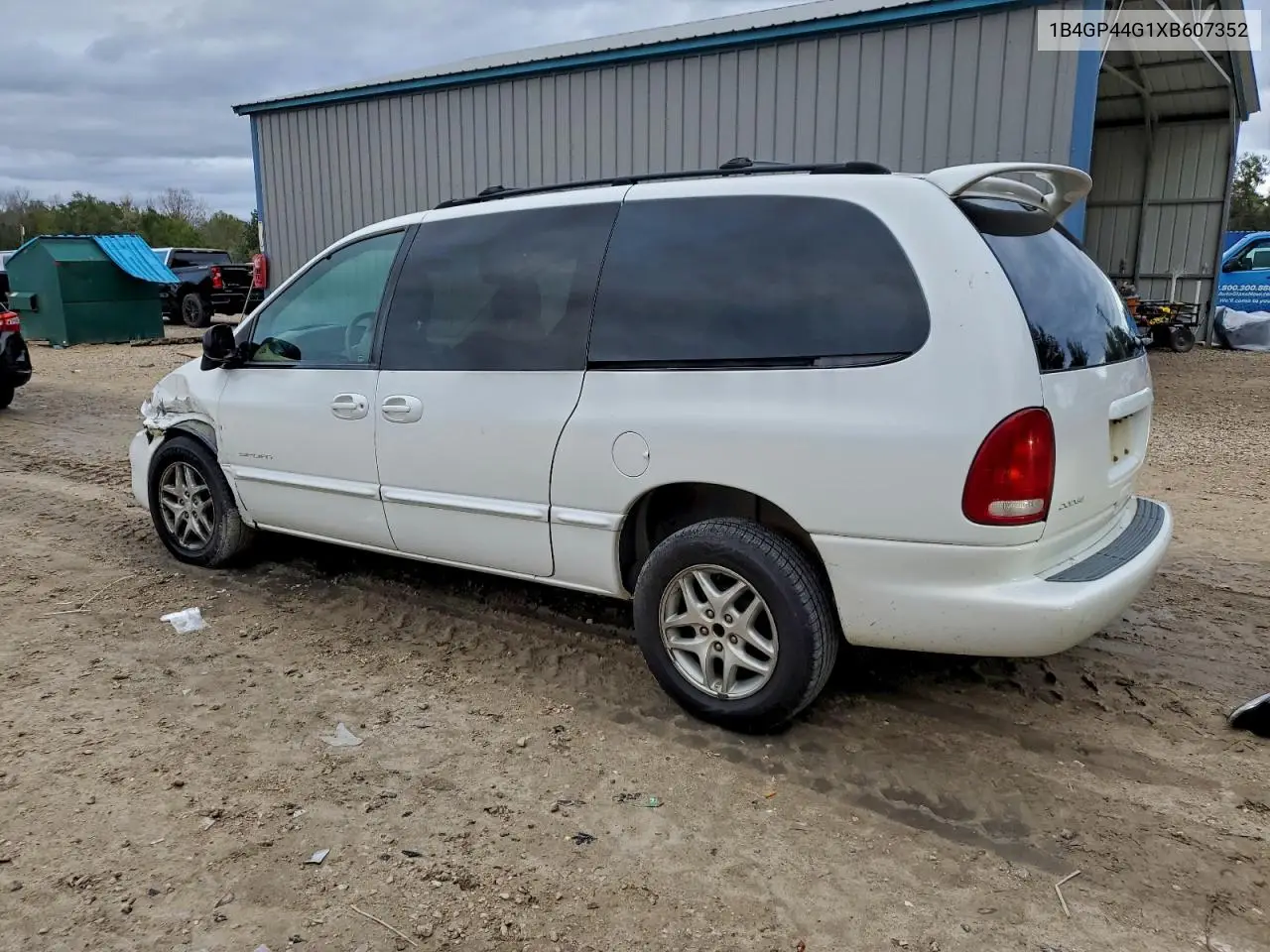 1B4GP44G1XB607352 1999 Dodge Grand Caravan Se