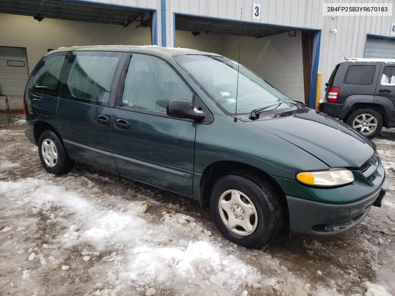 2000 Dodge Caravan VIN: 2B4FP25B3YR670183 Lot: 36834234