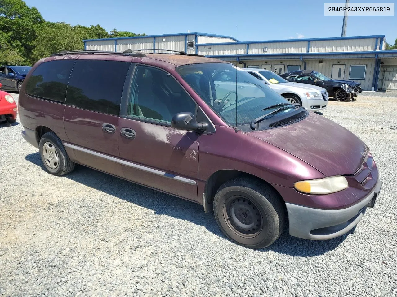 2000 Dodge Grand Caravan VIN: 2B4GP243XYR665819 Lot: 52272114