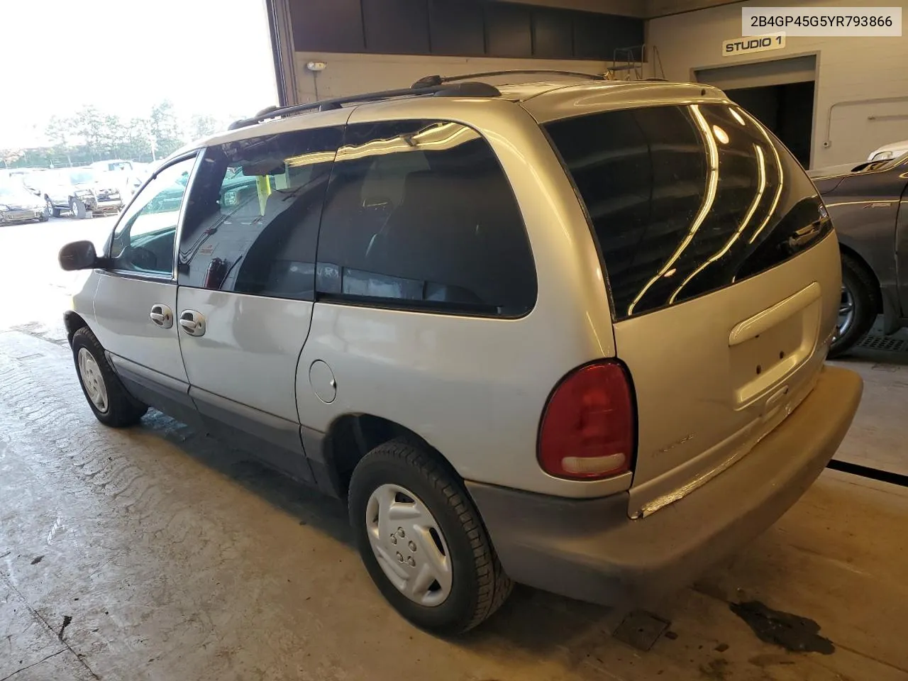 2000 Dodge Caravan Se VIN: 2B4GP45G5YR793866 Lot: 56958714