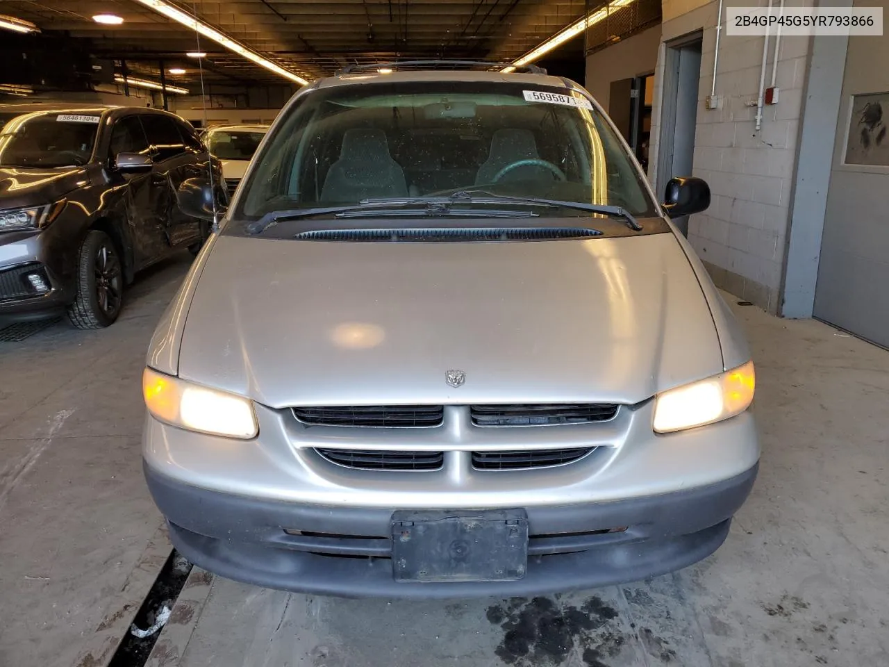 2000 Dodge Caravan Se VIN: 2B4GP45G5YR793866 Lot: 56958714