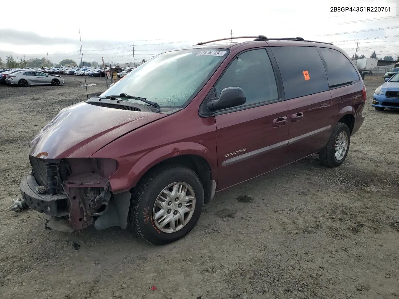 2001 Dodge Grand Caravan Sport VIN: 2B8GP44351R220761 Lot: 71050134