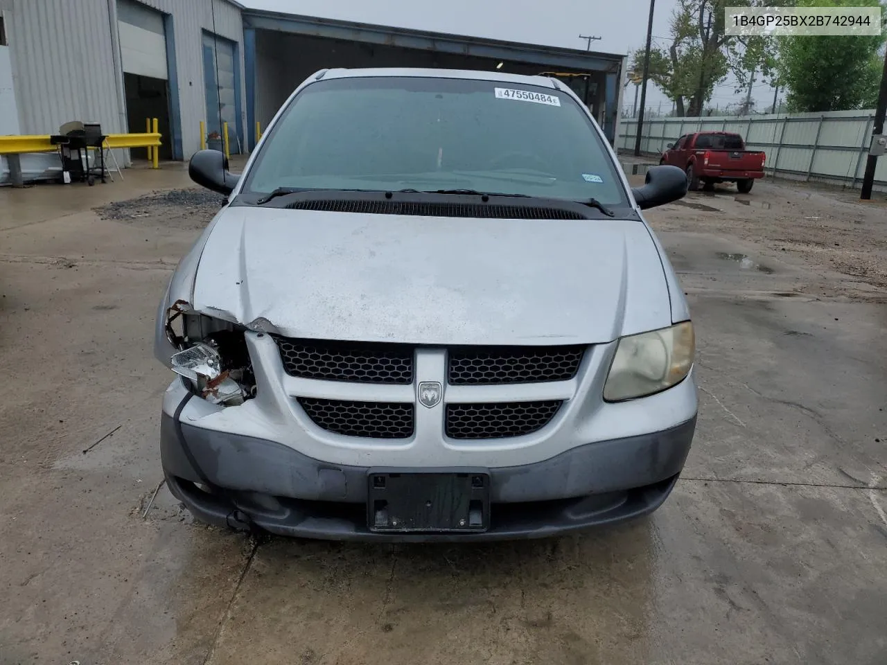 1B4GP25BX2B742944 2002 Dodge Caravan Se