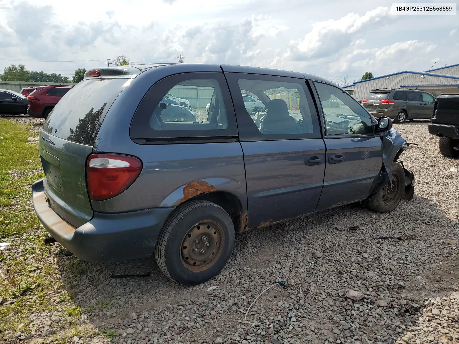 1B4GP25312B568559 2002 Dodge Caravan Se