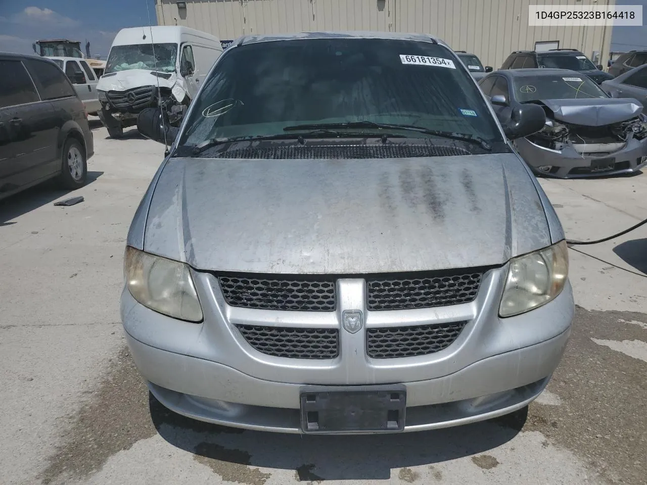 1D4GP25323B164418 2003 Dodge Caravan Se