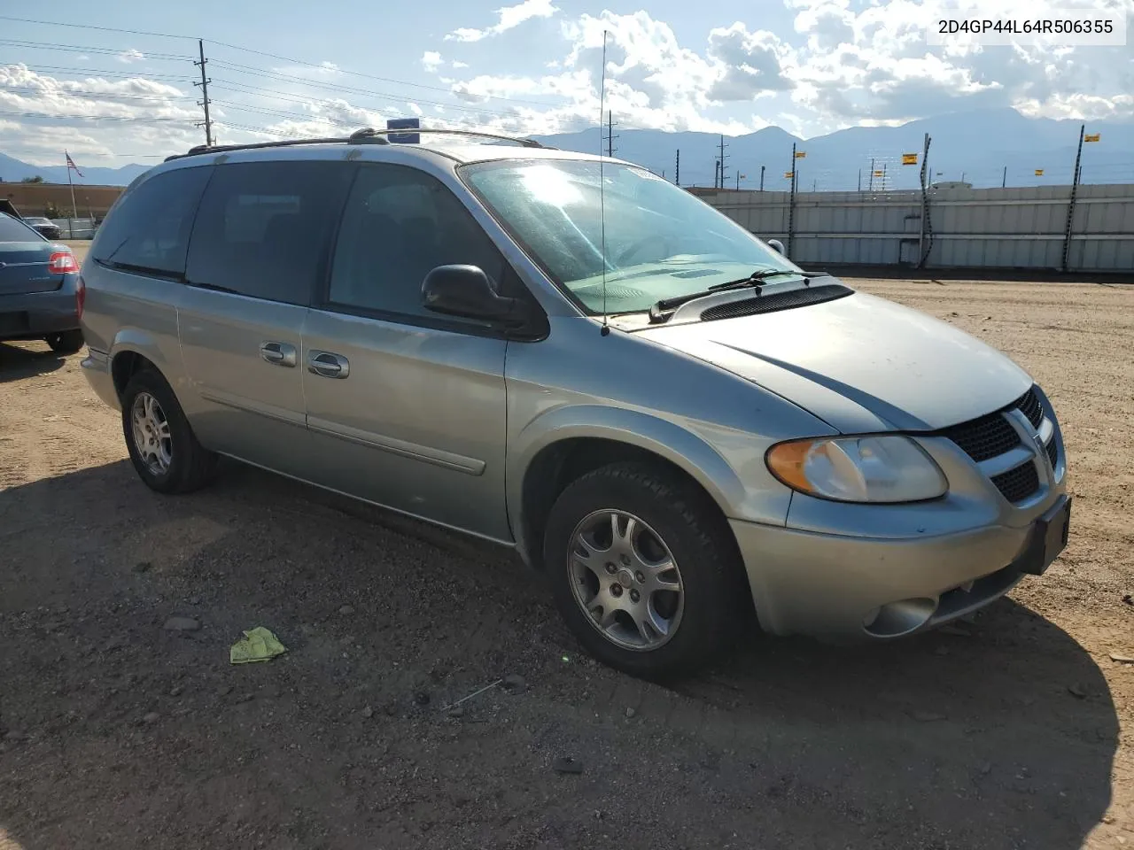 2D4GP44L64R506355 2004 Dodge Grand Caravan Sxt