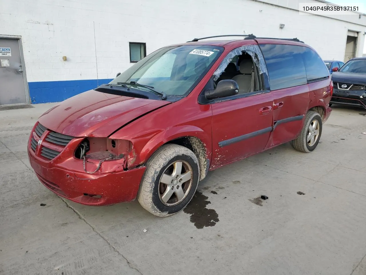 1D4GP45R35B137151 2005 Dodge Caravan Sxt