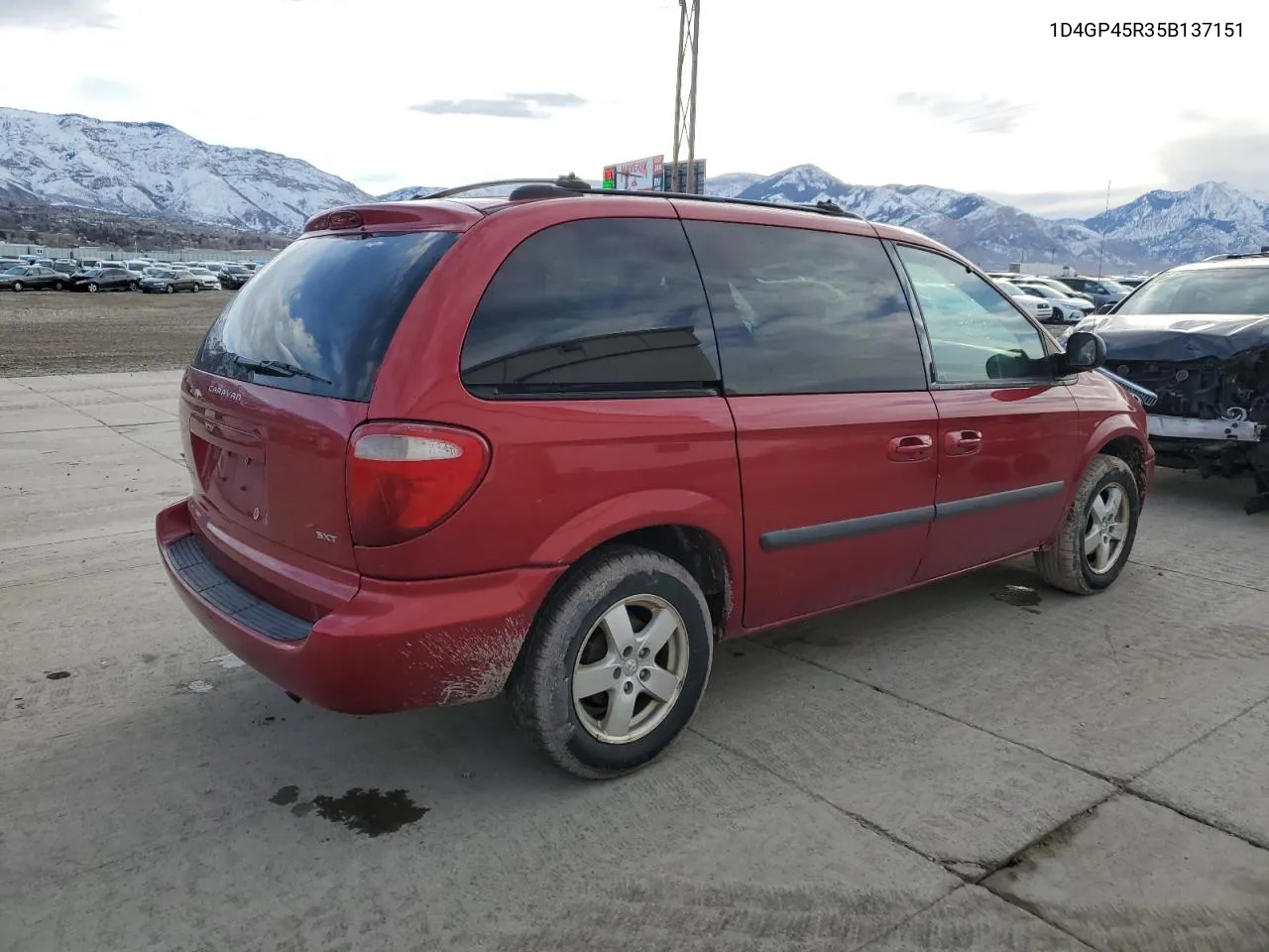 2005 Dodge Caravan Sxt VIN: 1D4GP45R35B137151 Lot: 41085774