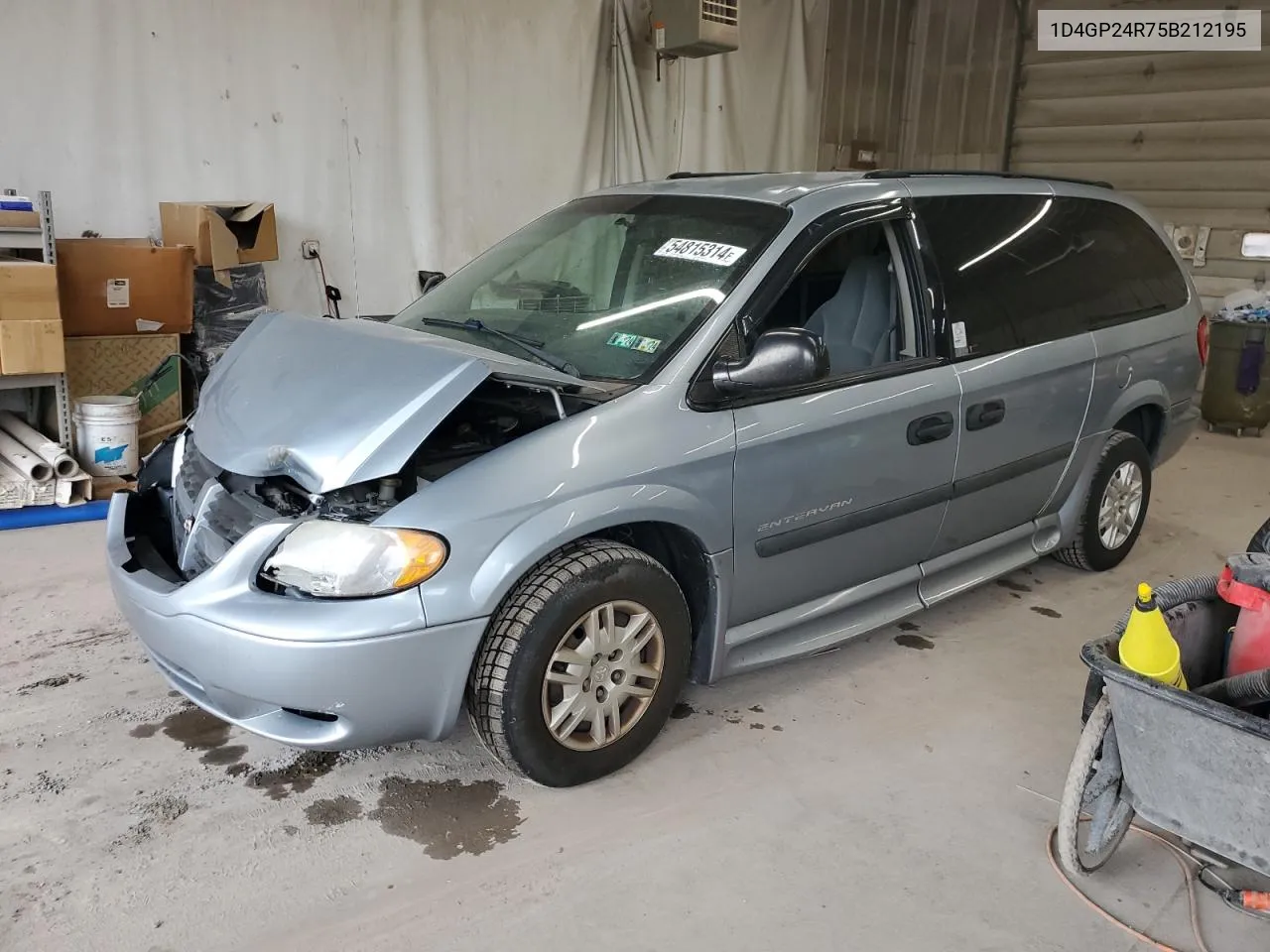 2005 Dodge Grand Caravan Se VIN: 1D4GP24R75B212195 Lot: 54815314