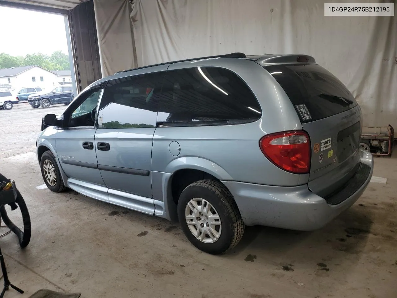 2005 Dodge Grand Caravan Se VIN: 1D4GP24R75B212195 Lot: 54815314